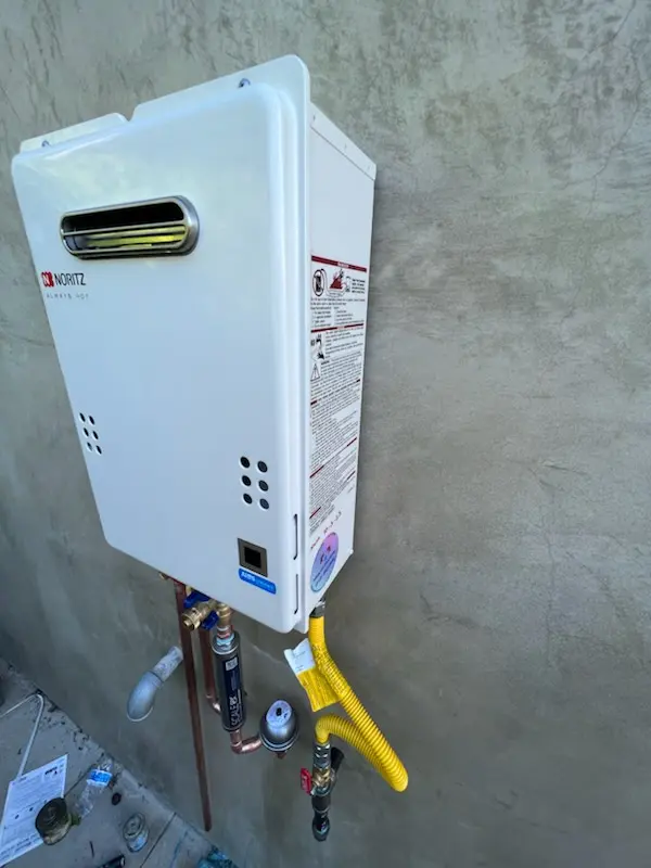 Tankless water heater installation for Sunnyland homes